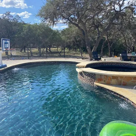 Villa Big Cinchin'